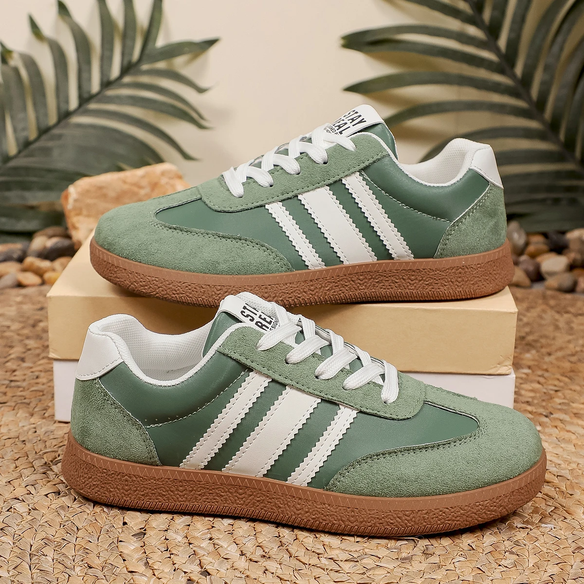 

Женские спортивные туфли 2026: модные повседневные кеды на плоской подошве, вулканизированные, для прогулок на улице, удобные классические кроссовки