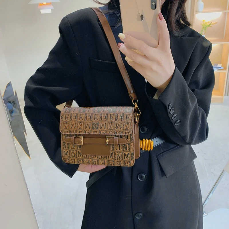 

Individual European American Tote Bag, Hand-Carry Versatility For Girlish Daily Commuter Activities And Needs