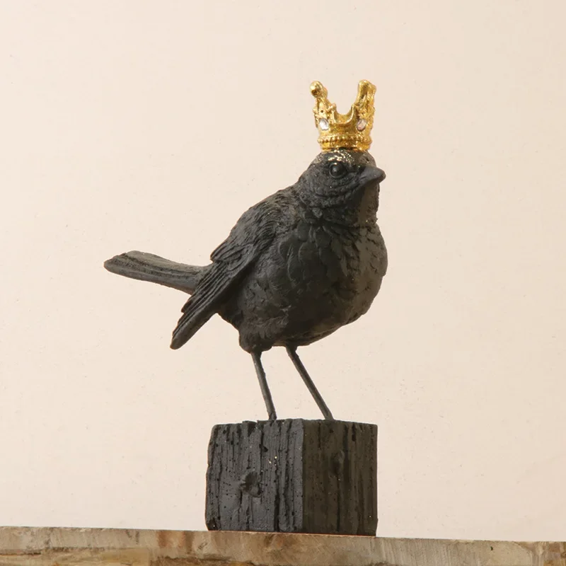 Vilead Regal Black Bird Figurine with Gold Crown, 15.5cm Resin Sculpture, Creative Desk/Shelf Decor, Modern Home Accent Gift