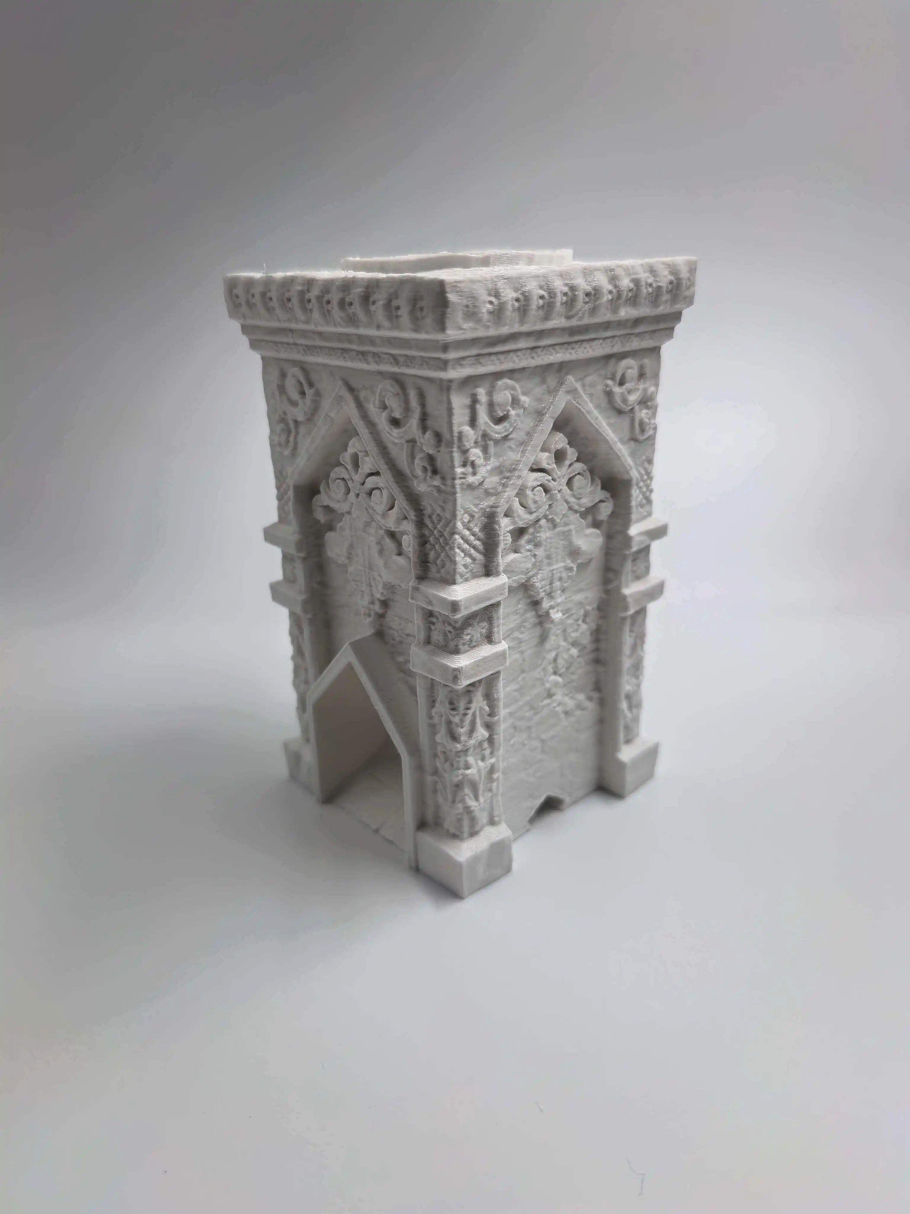 Mini Portable Dice Tower Tabletop Game Accessories COC RPG D&D Medieval Style dice box