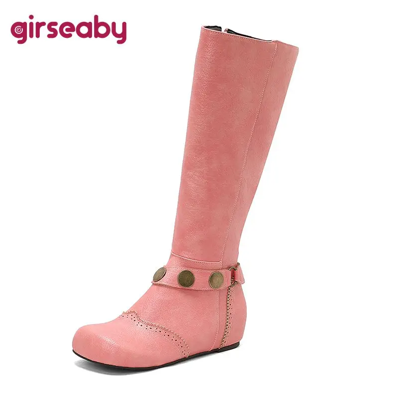 

Girseaby Ретро Женские сапоги до колена с круглым носком на поднятом каблуке 4 см на молнии с металлическим украшением Большой размер 47 48 49 50 Мягкие повседневные бота
