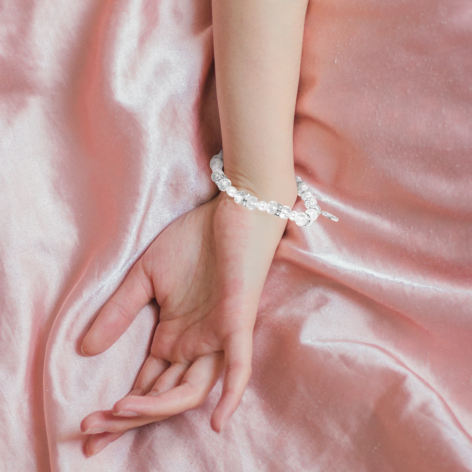 

4pcs Cross Bracelet Crystal Wrist Chain Alloy Hand Jewelry Creative Chic Comfortable Gift for Wedding Birthday Christmas