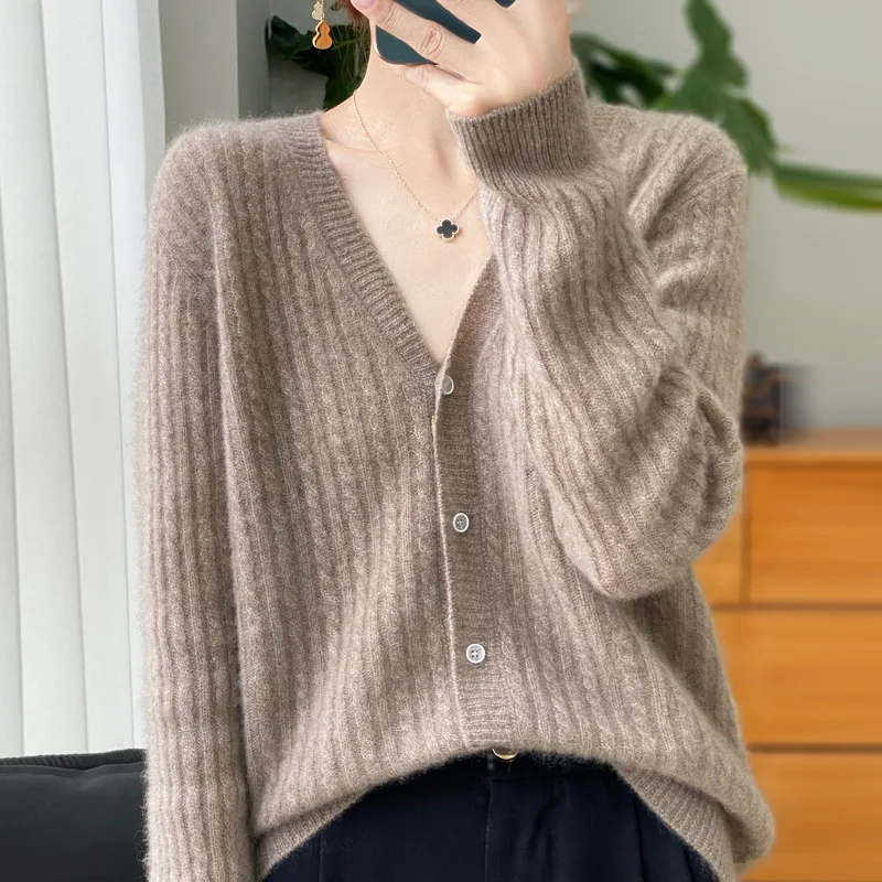 2024 Autumn and Winter New Strict Selection Wool Twisted Hollow Design Sense Women's Cardigan Anti-Aging Sweater