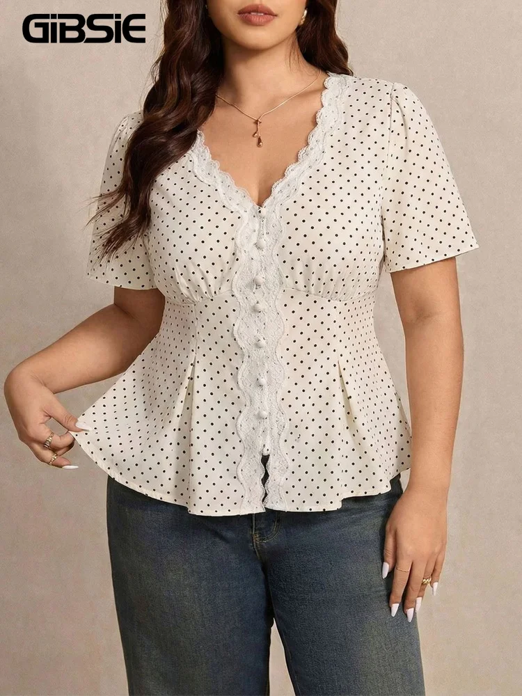 GIBSIE Blusa Peplum de Talla Grande con Encaje en Contraste y Estampado de Lunares para Mujer, Top de Verano con Cuello en V, Manga Corta y Lazo Trasero, Blusas Elegantes para Dama
