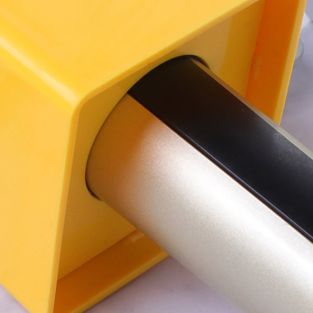 Square Yellow Mic Logo Flag Durable ABS Material Large Space for Logo Simple and Practical Design Suitable for Interviews