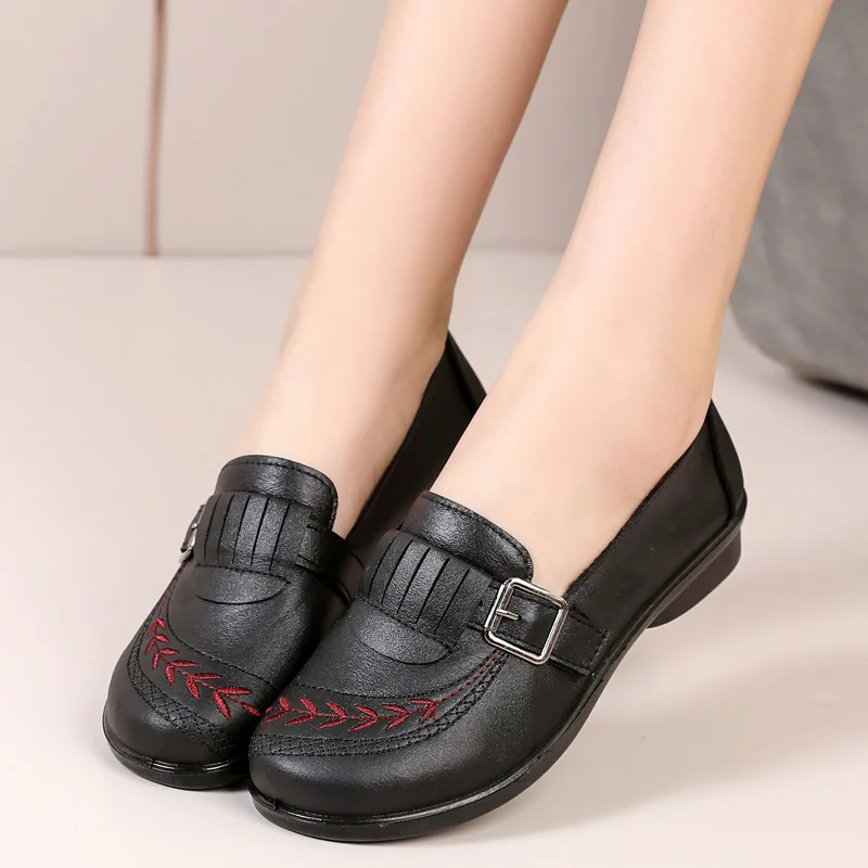 Spring Summer Women Flats Shoes Female Low Heel Comfort Casual Leather Loafers Non-slip Mom Outdoor Moccasins 2023 New Arrival