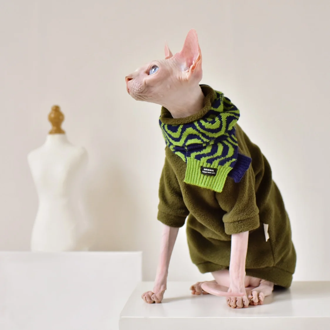 Sphinx Cat Clothes with Scarf Winter Warm Hairless Cat Polar Fleece Handmade Coat Kitten Adult Cat Pet Supplies