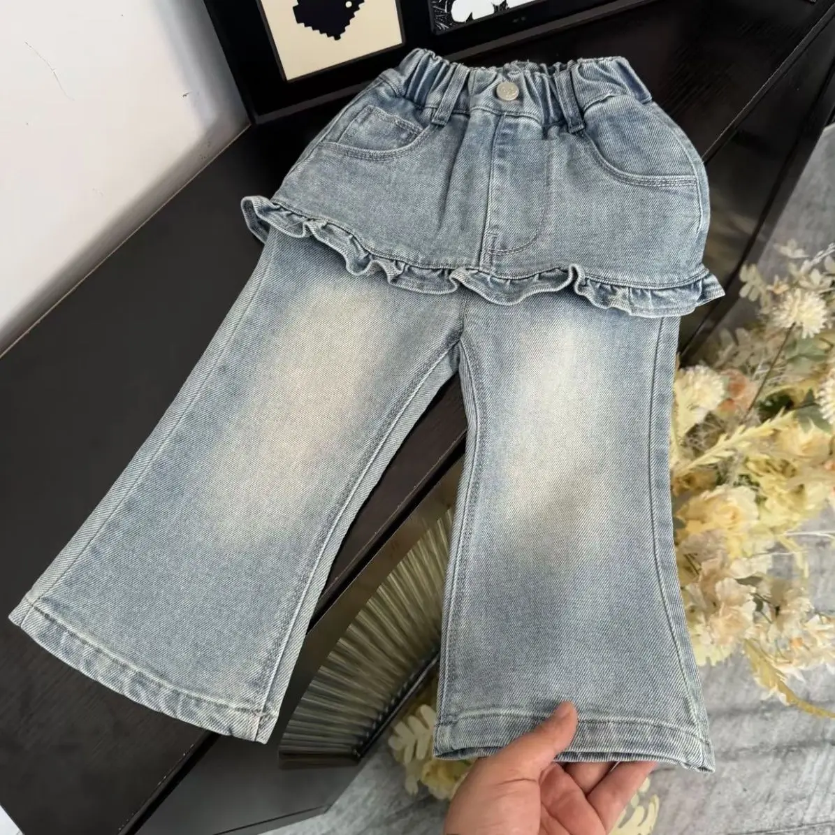Children's jeans 2026 spring new style for girls and children, trendy micro flared pants, casual washed pants