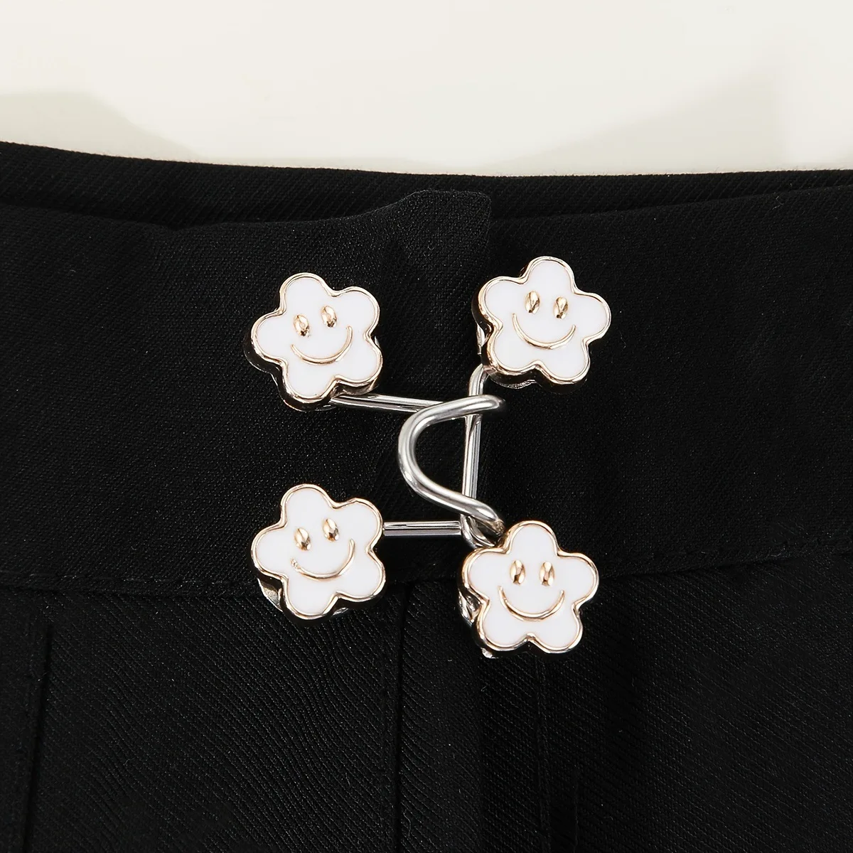 1/2/4 Pairs Flowers Buckle Pant Waist Tightener Detachable Waist Buttons Pins Belts Accessories Pants Clips No Sewing Waistband
