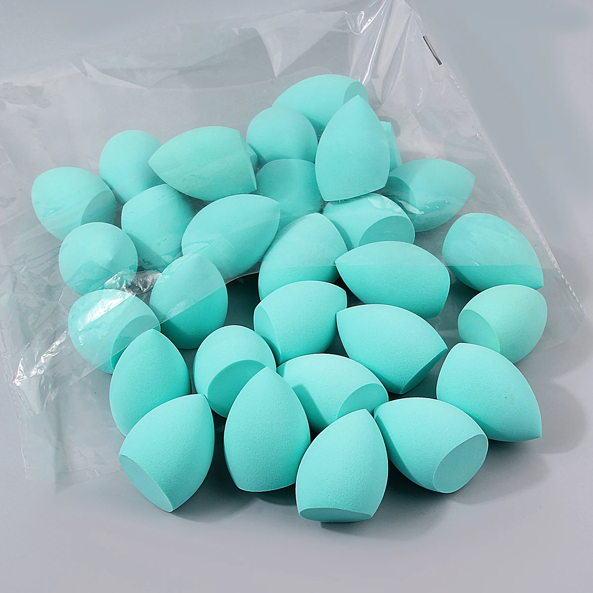 30PCS grote make-upspons, schoonheidsei, superzacht, droog en nat dual-purpose, geen poeder plakken, gezichtsmake-up tool voor beginners