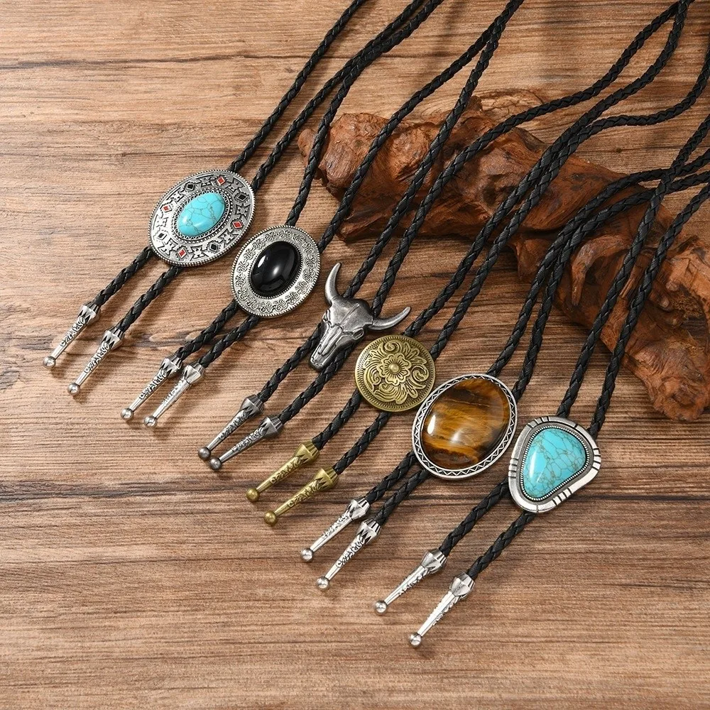 Vintage Artistic Bolo Tie Necklace Turquoise Inlaid Antique Silver Vintage Turquoise Pendant Round Disc Personality