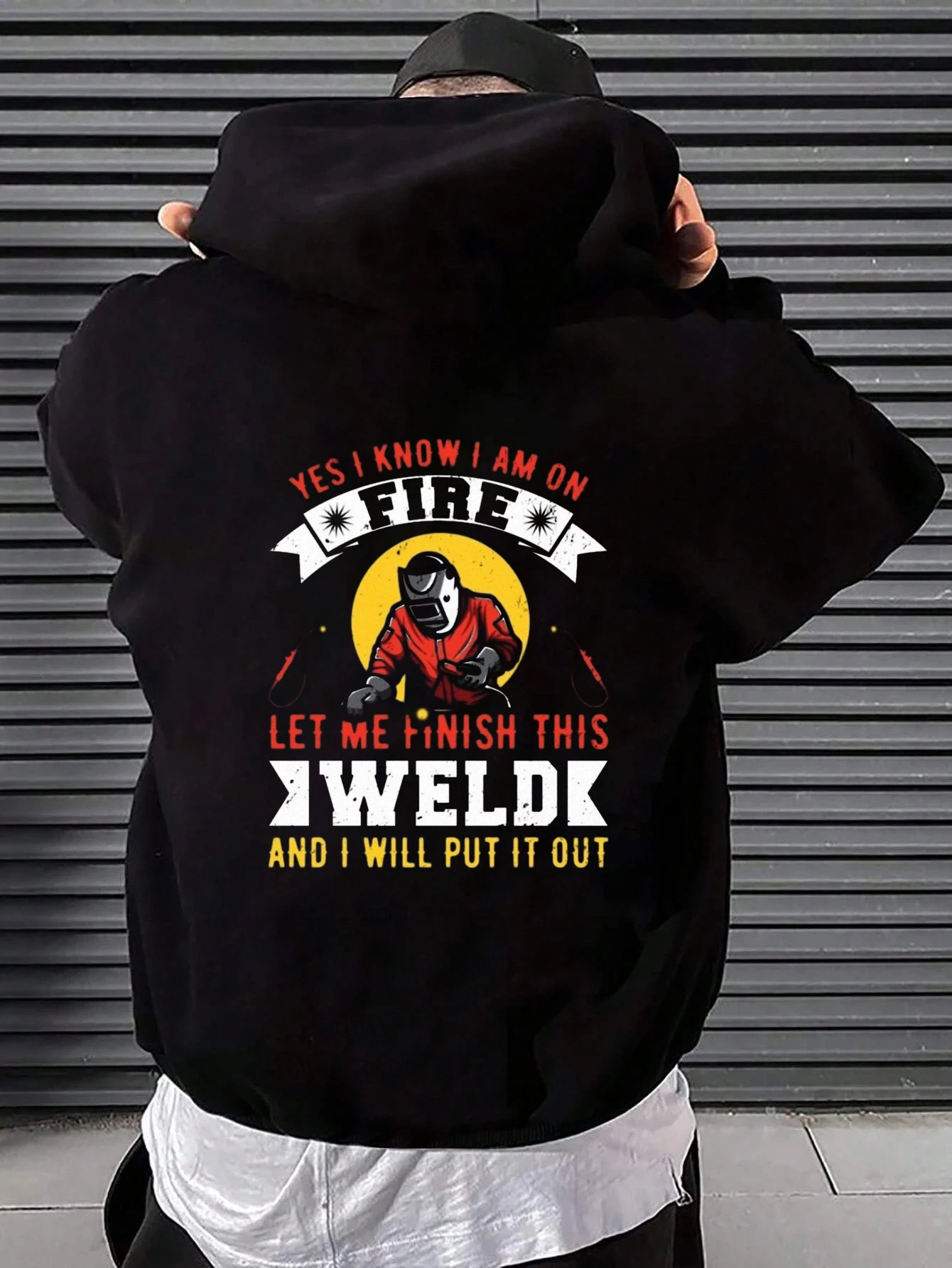 

Юмористическая толстовка сварщика с забавным слоганом: «Да, я знаю, я в огне. Пусть мне обращайте эту сварку». Принт