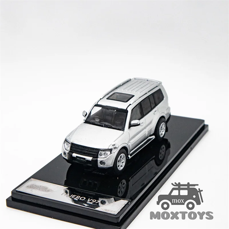 Shadow Pro 1:64 Pajero V97 Diecast Model Car