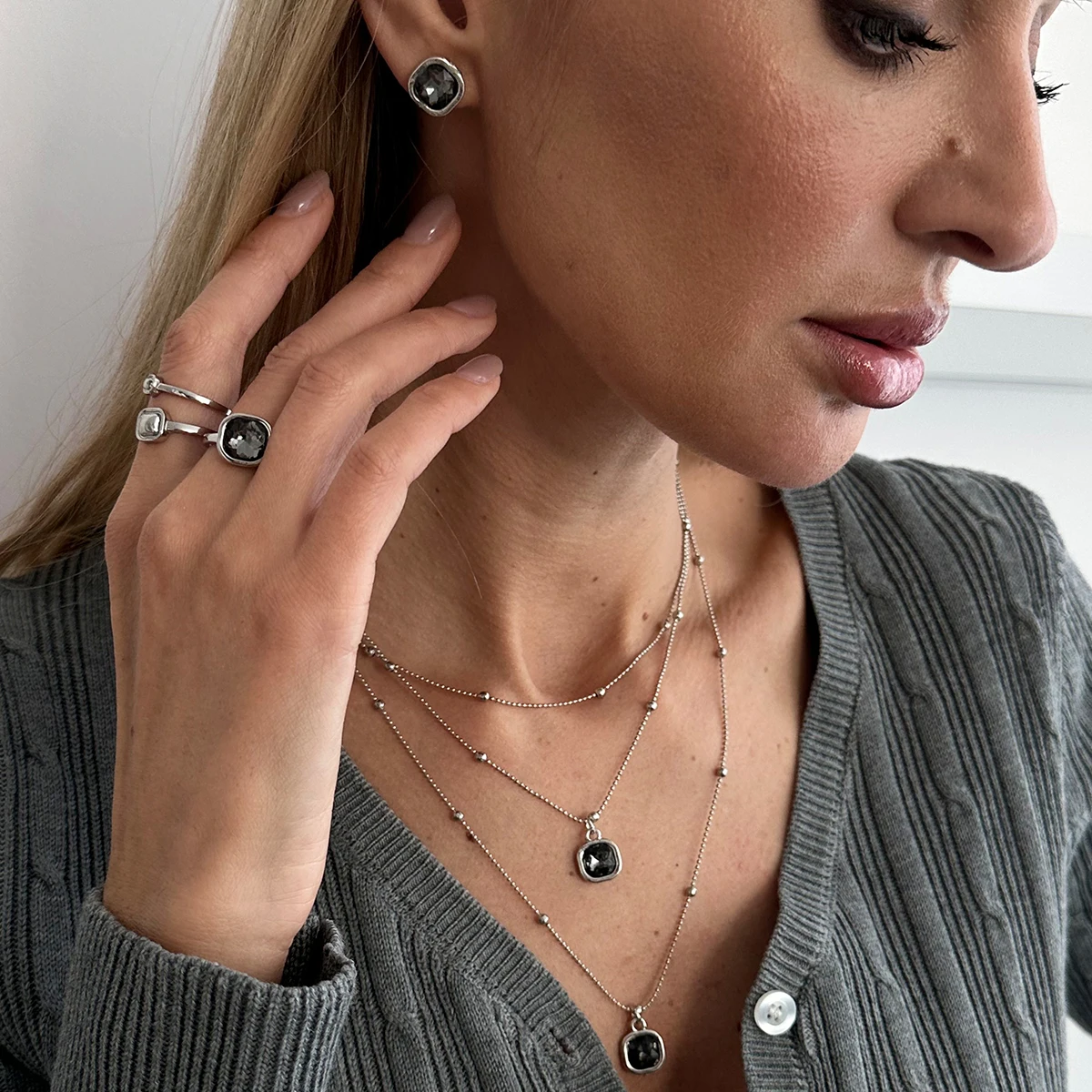 Salircon 3-teiliges Set Trendiges Exquisites Schwarzes Acryl-Anhänger-Halsketten-Ohrringe-Ringe-Set für Damen 2026 Neue Schlüsselbeinkette Schmuckgeschenk
