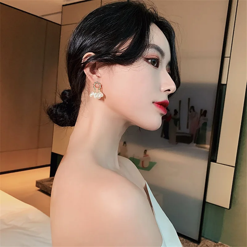 2022 South Korea New Fashion Baroque Pearl Earrings Temperament Personality Versatile Pendant Earrings Elegant Jewelry For Women