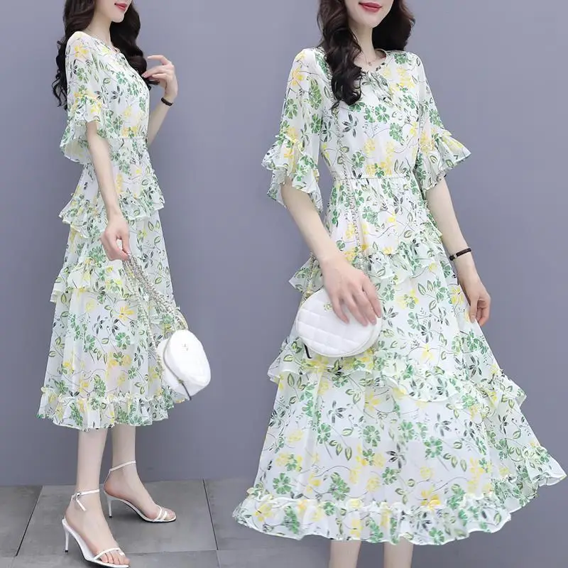 ชุดเดรสชีฟองลายดอกไม้ในฤดูร้อนสไตล์ใหม่รัดเอวแฟชั่นมีสไตล์กระโปรงเค้กนางฟ้าขนาดเล็กและสด