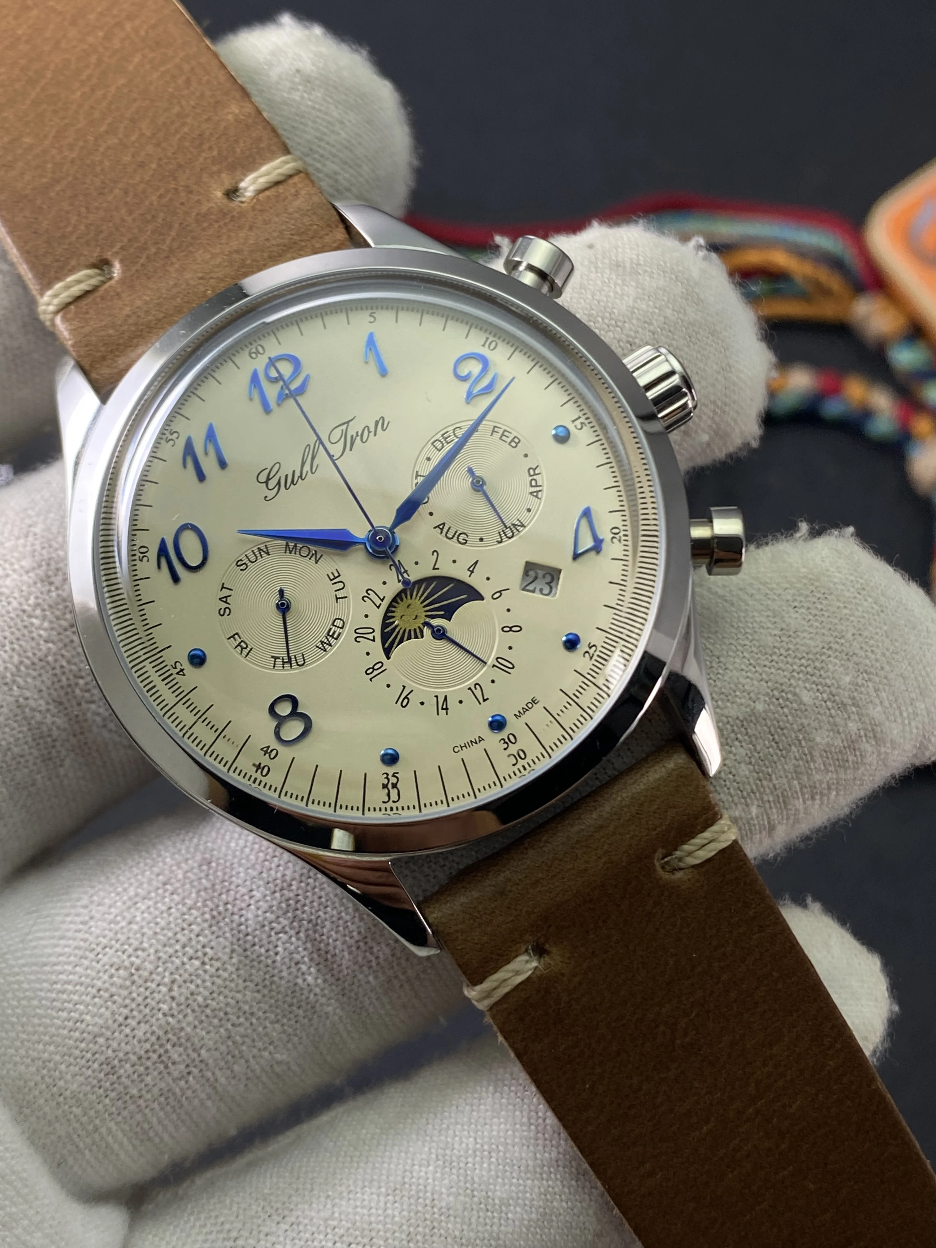 Multi functional automatic mechanical men's watch retro ivory bubble mirror design SeaguST1654 movement practical business wa