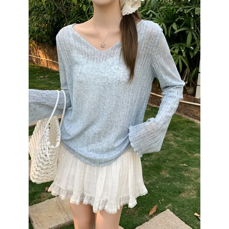 Thin Sun Protection Long-sleeved T-shirt for Women Summer New Style Air-conditioning Blouse with Earrings V-neck Top