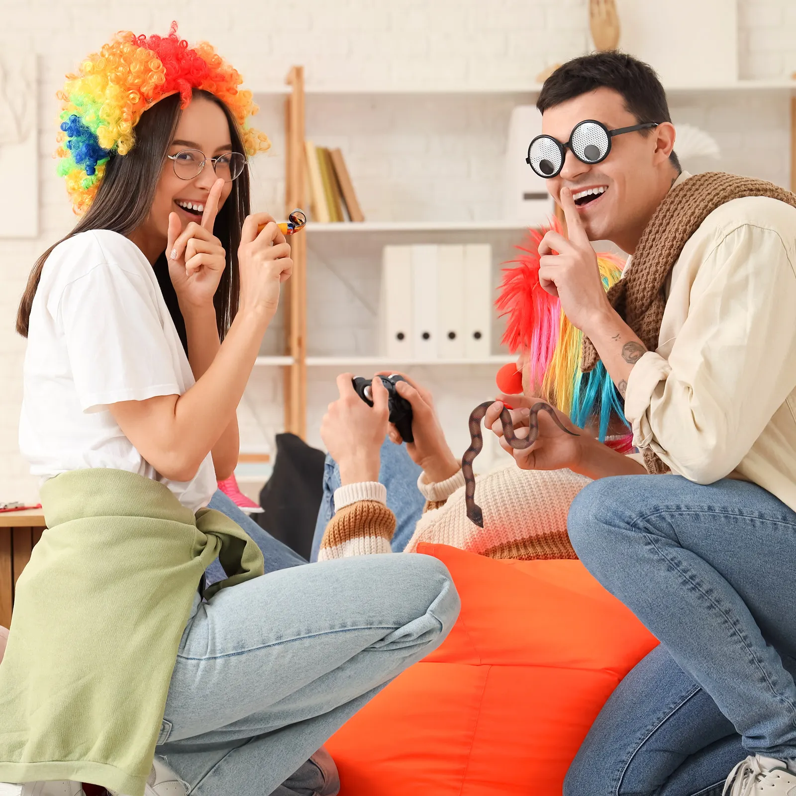 

2Pcs Realistic Rubber Snake Lifelike Soft Rattlesnake Prank Horror Props Flexible Outdoor Indoor Decoration Simulation Snake