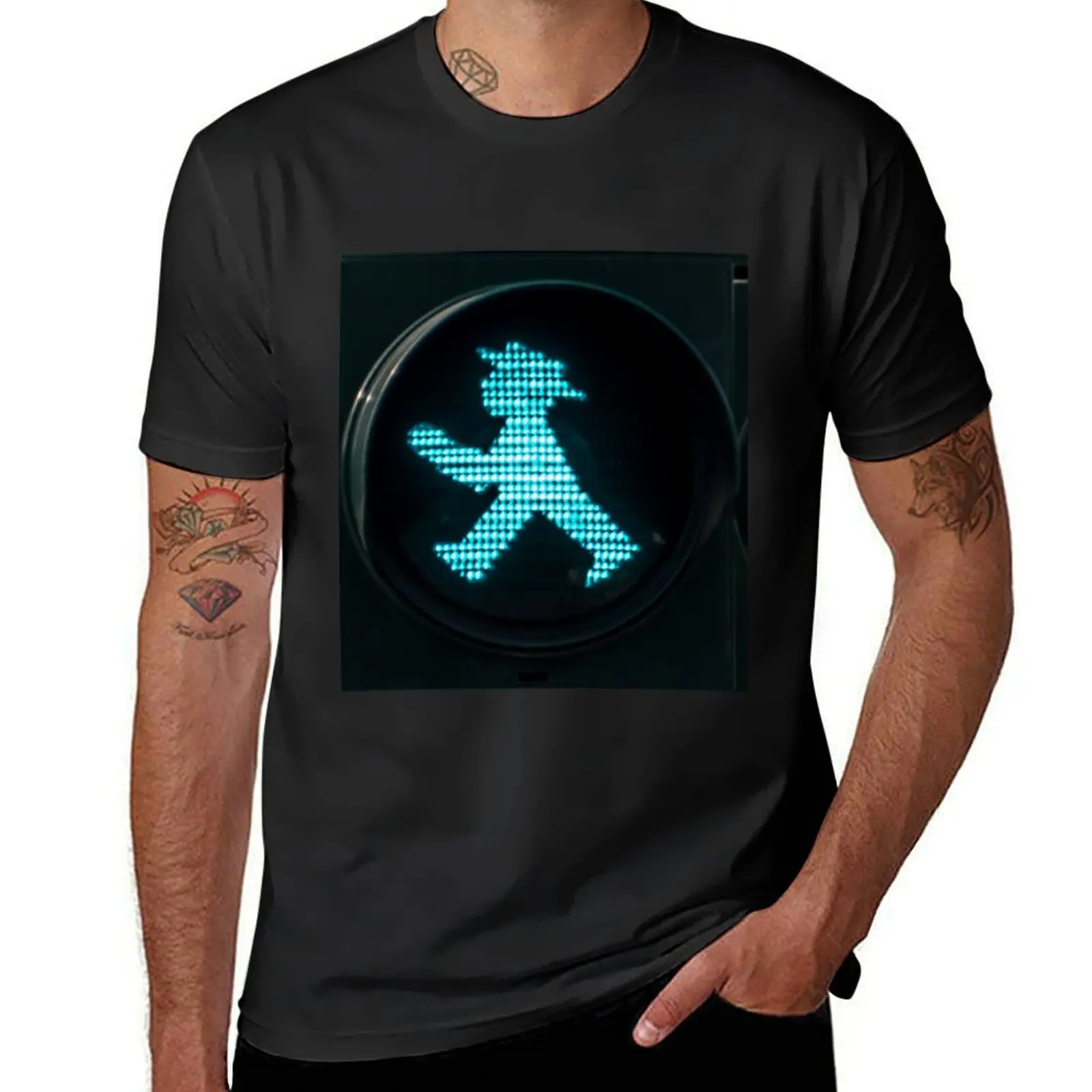 Green Walking Man Light at Berlin Germany Crosswalk T-Shirt plus size tops Short sleeve tee quick drying men graphic t shirts