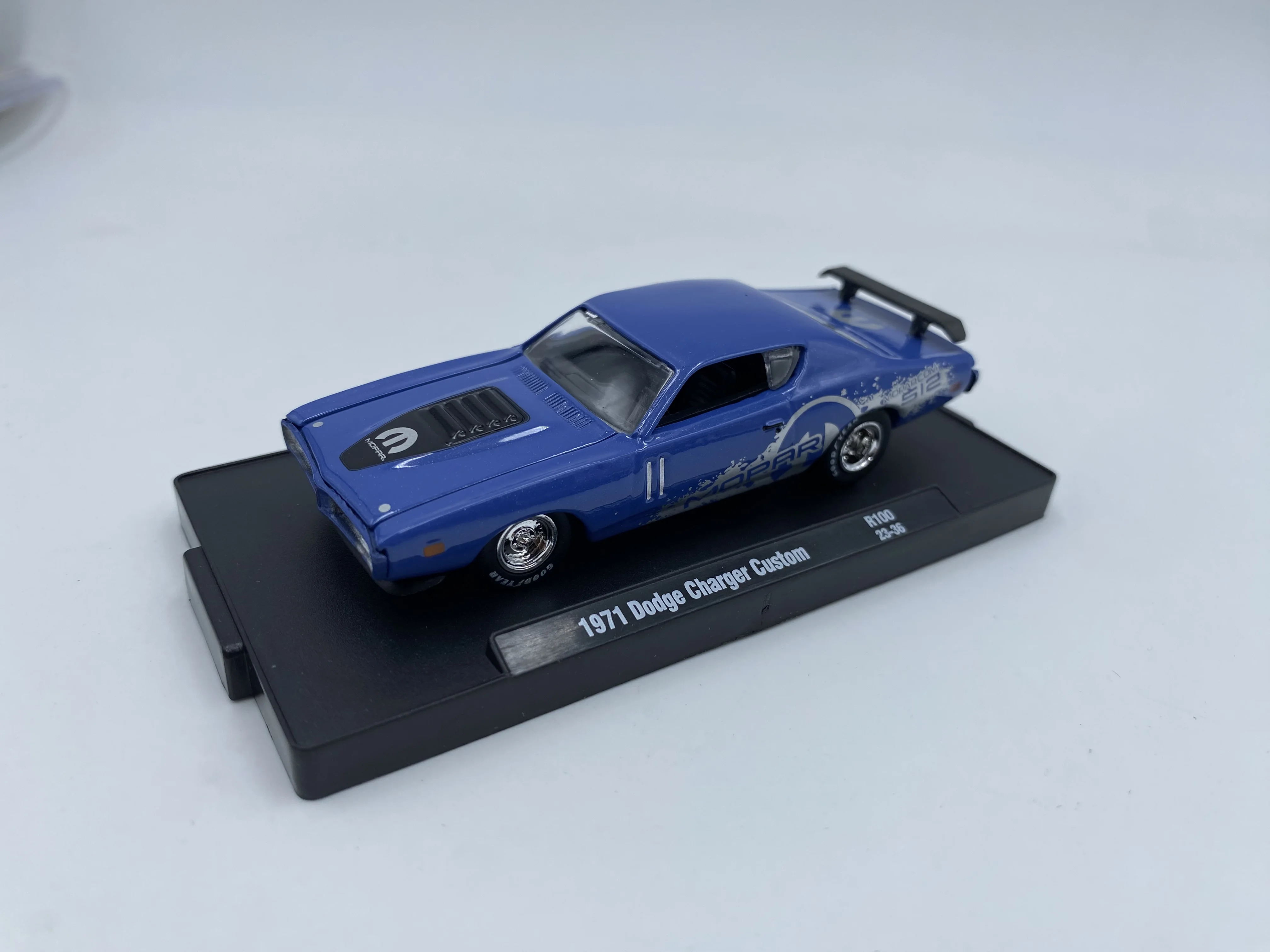 M2 Machines 1/64  1971 Dodge Charger Custom Alloy car model toy rare collection