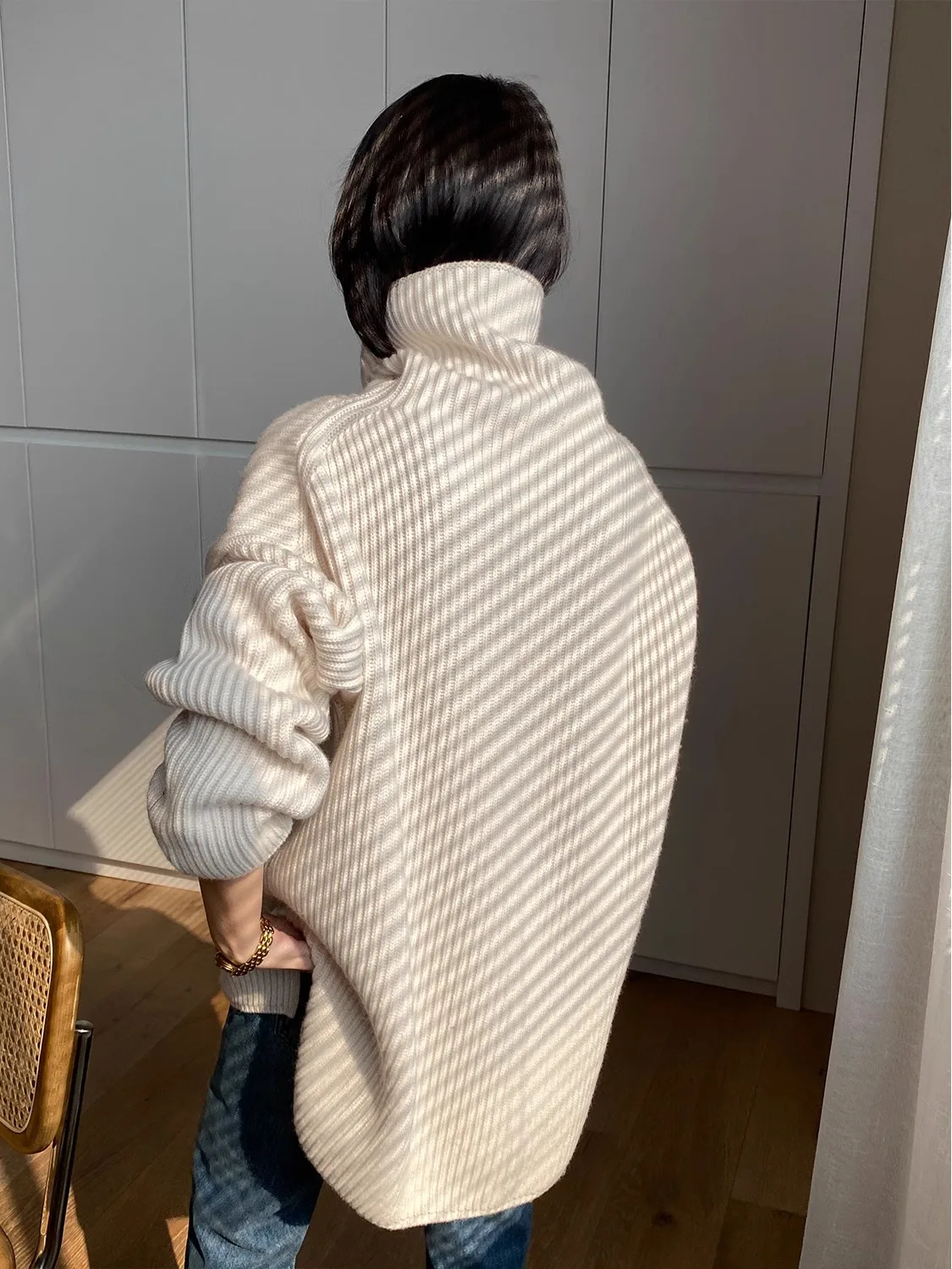 2024 autumn and winter new thick turtleneck 100% cashmere sweater for women loose and lazy silhouette mid-long slit knit sweater