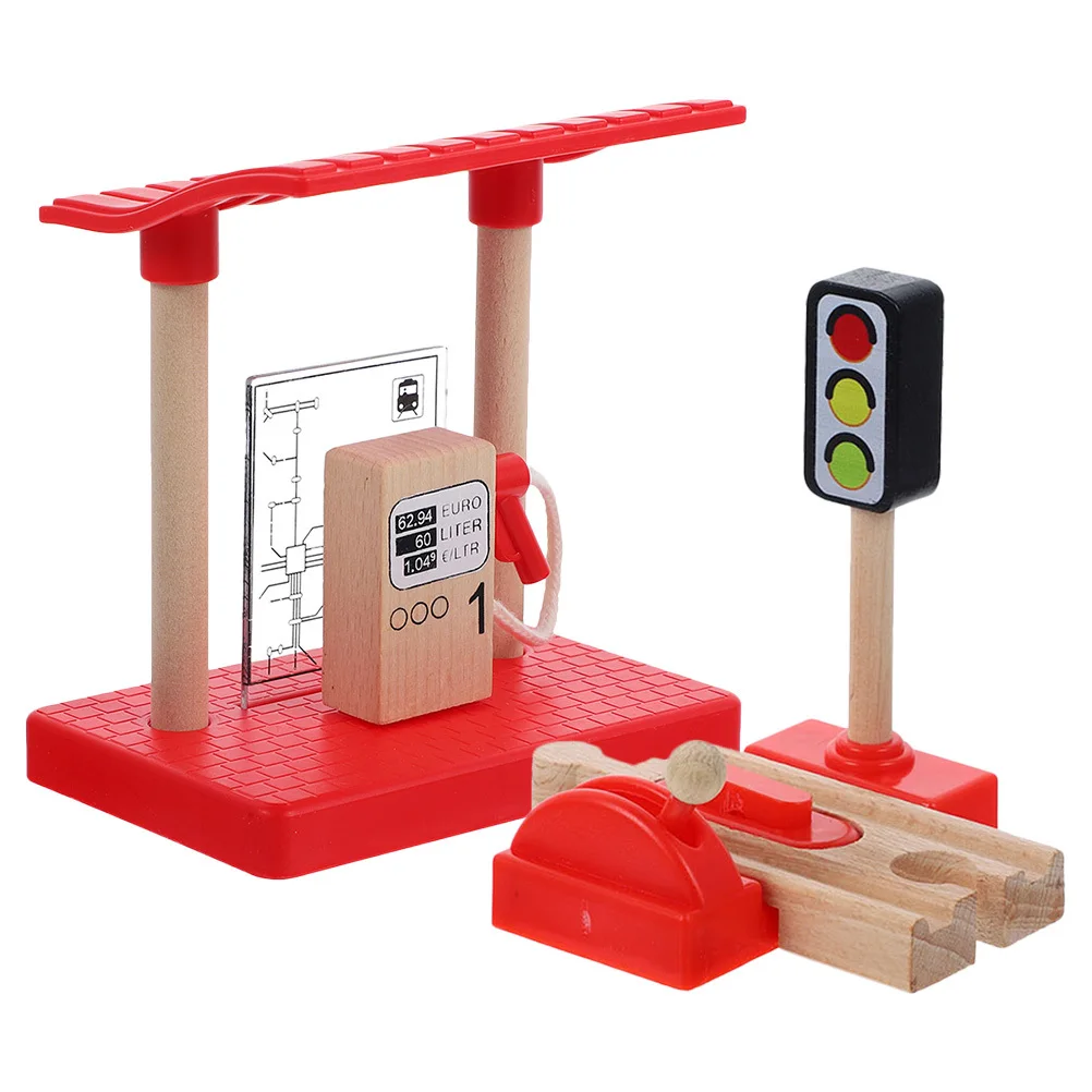 1 conjunto de acessórios de pista de trem de madeira, simulação de posto de gasolina, bloco de estrada, montagem diy, brinquedo educacional para crianças, mesa de areia
