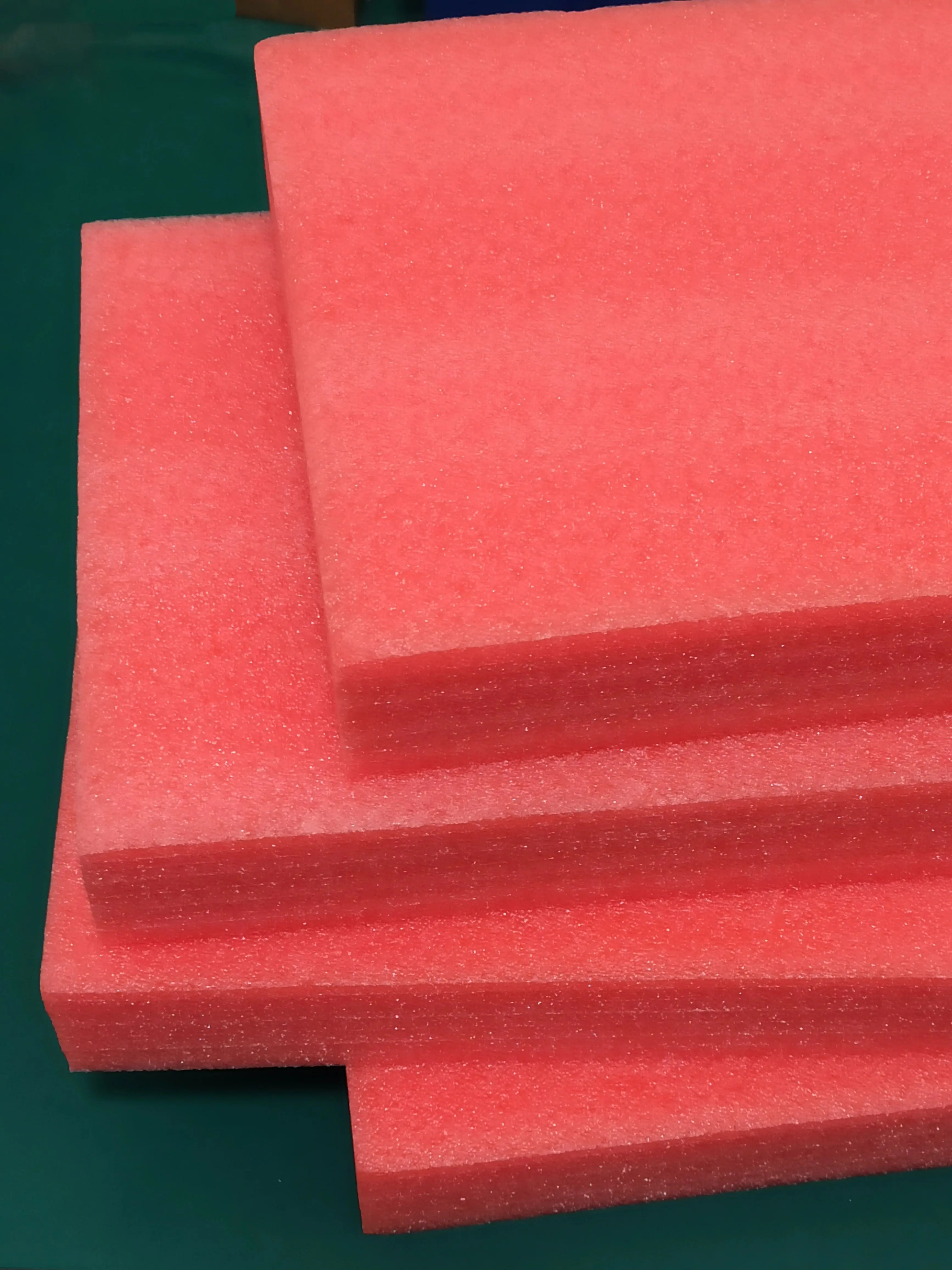 4 stuks A4-formaat, 50 mm dik, rood polyethyleen blok EPE kussenschuim voor verpakkingsdoeleinden.