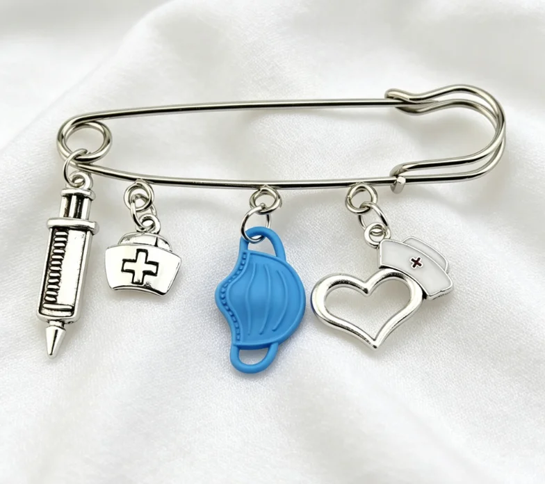Medical Theme Enamel Brooch Stethoscope Mask Heart Combination Lapel Pin Jacket Jeans Decor Accessory Nurse Doctor Friend Gift