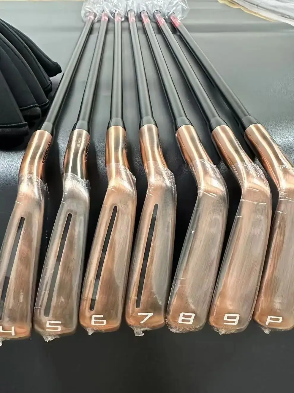 New Brand Golf Irons Copper Color Set P 790 456789p with Shaft and Grip P790 Golf Club Iron set 8pcs Head Cover Free Shipping