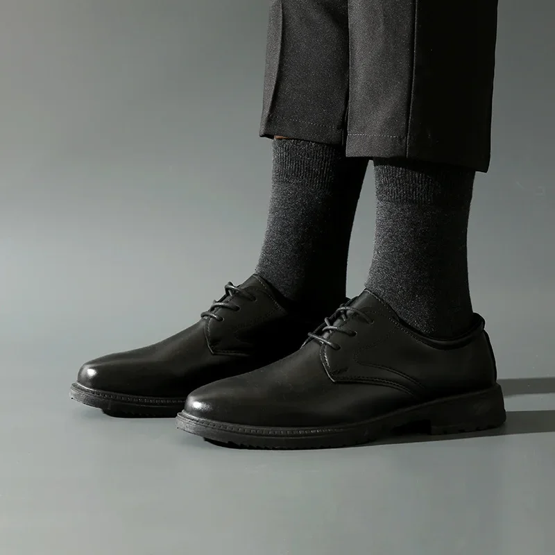 ผู้ชายธุรกิจถุงน่องสีทึบกลางถุงเท้าผ้าฝ้ายดูดซับเหงื่อBreathable Fallow All-Matchถุงเท้ายาวสําหรับชาย