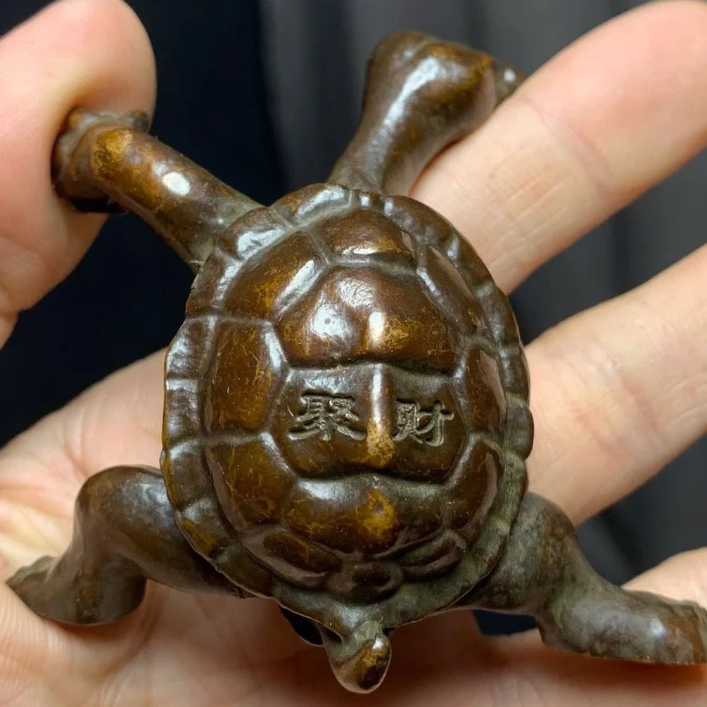 

Countryside return old ornament, copper turtle, antique hand handle, copper ware goods and old objects to keep safe