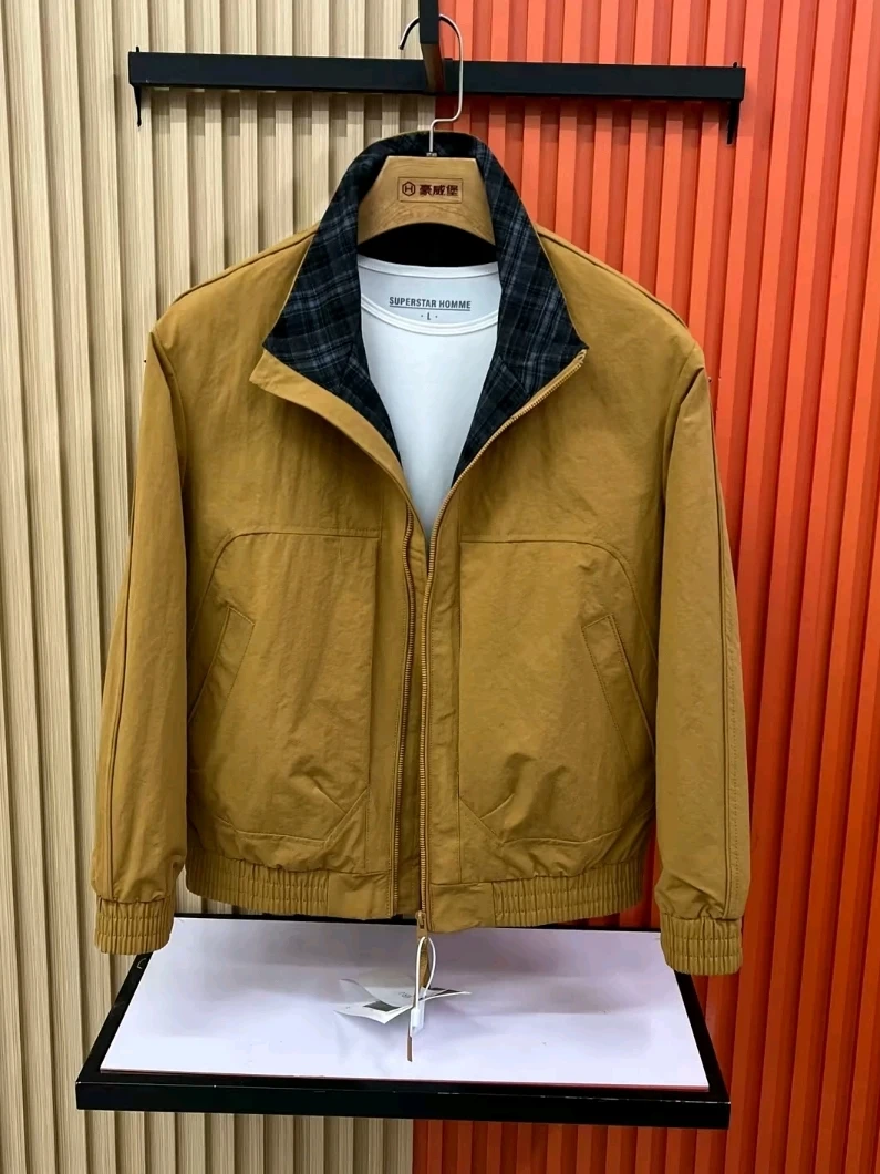 

High Quali Men's Stand Collar Jaet Spring Autumn New Sle Versatile Luxury Cool Stand Fit Long Sve Zipper Closure