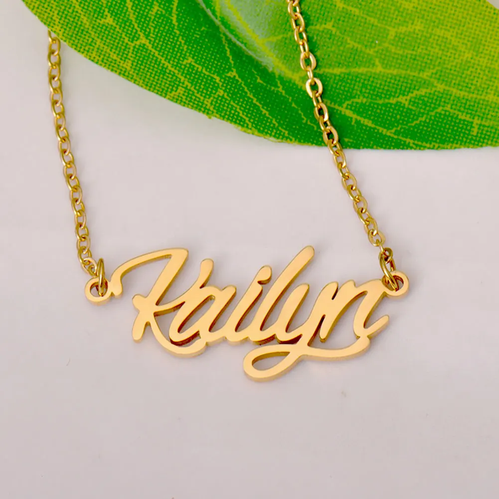 

AOLOSHOW Kailyn Name Necklace for Women Gold-Plated Stainless Steel Initial Pendant Collarbone Choker Jewelry