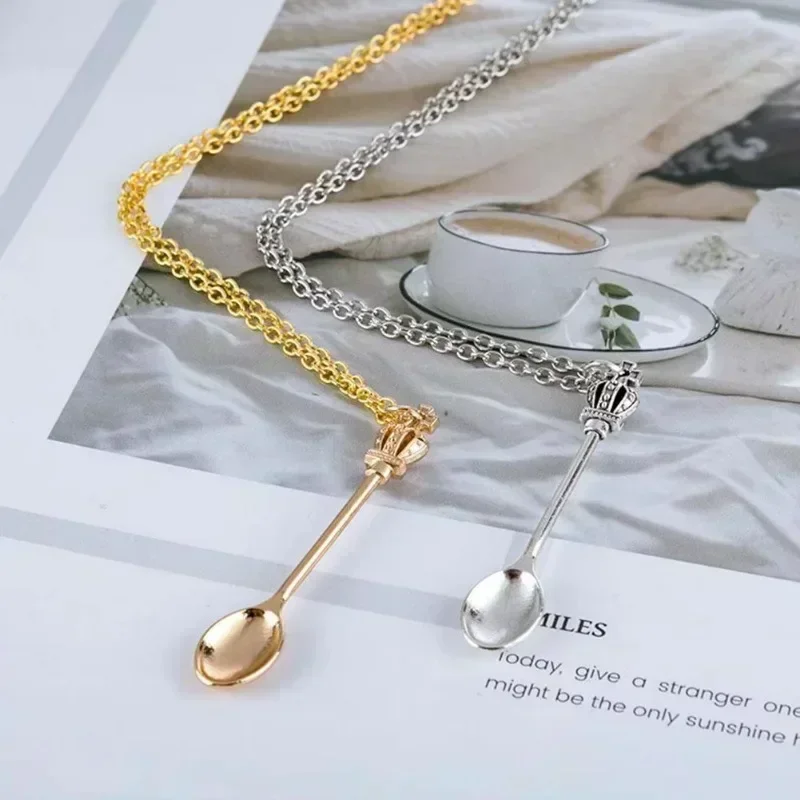 Fashion Crowns Spoon Necklace Vintage Mini Teaspoon Pendant Choker Cosplay Keyring Men Jewelry Car Key Chain Fans Souvenir Gift