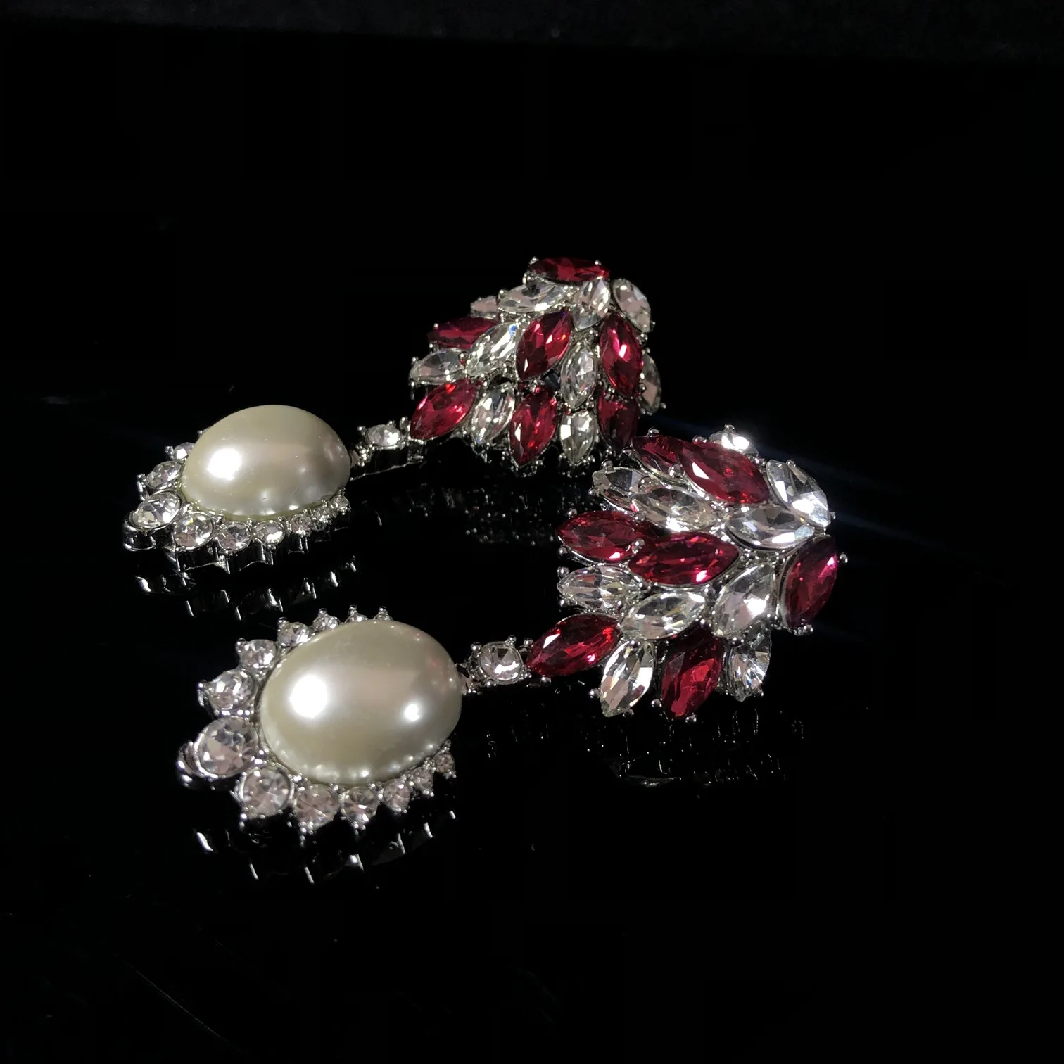 Sweet popular three-dimensional waterdrop pearl pendant full diamonds earrings
