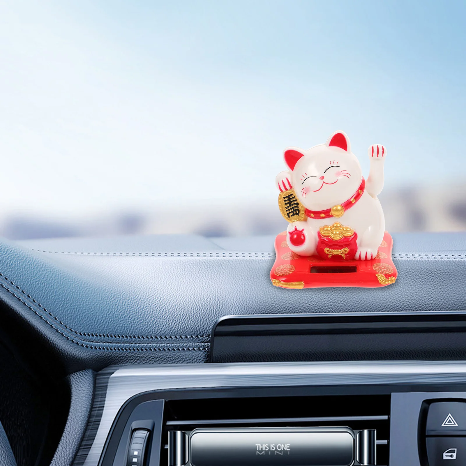 

3Pcs Solar Powered Waving Cat Decoration Lucky Cat Car Accessory Auspicious Mascot for Home Office Desk Decor Gift Idea