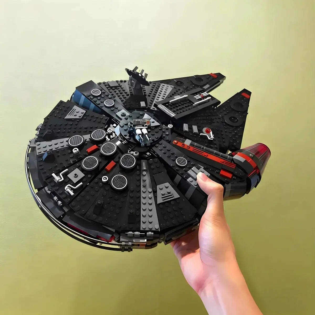 The new Moc Falcon DIY Millennium Dark Spaceship Brick building block male gift for holiday souvenir model adult Christmas gift