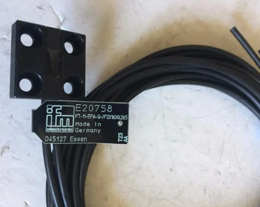 IFM Fiber Optic Diffuse Reflection Sensor E20758