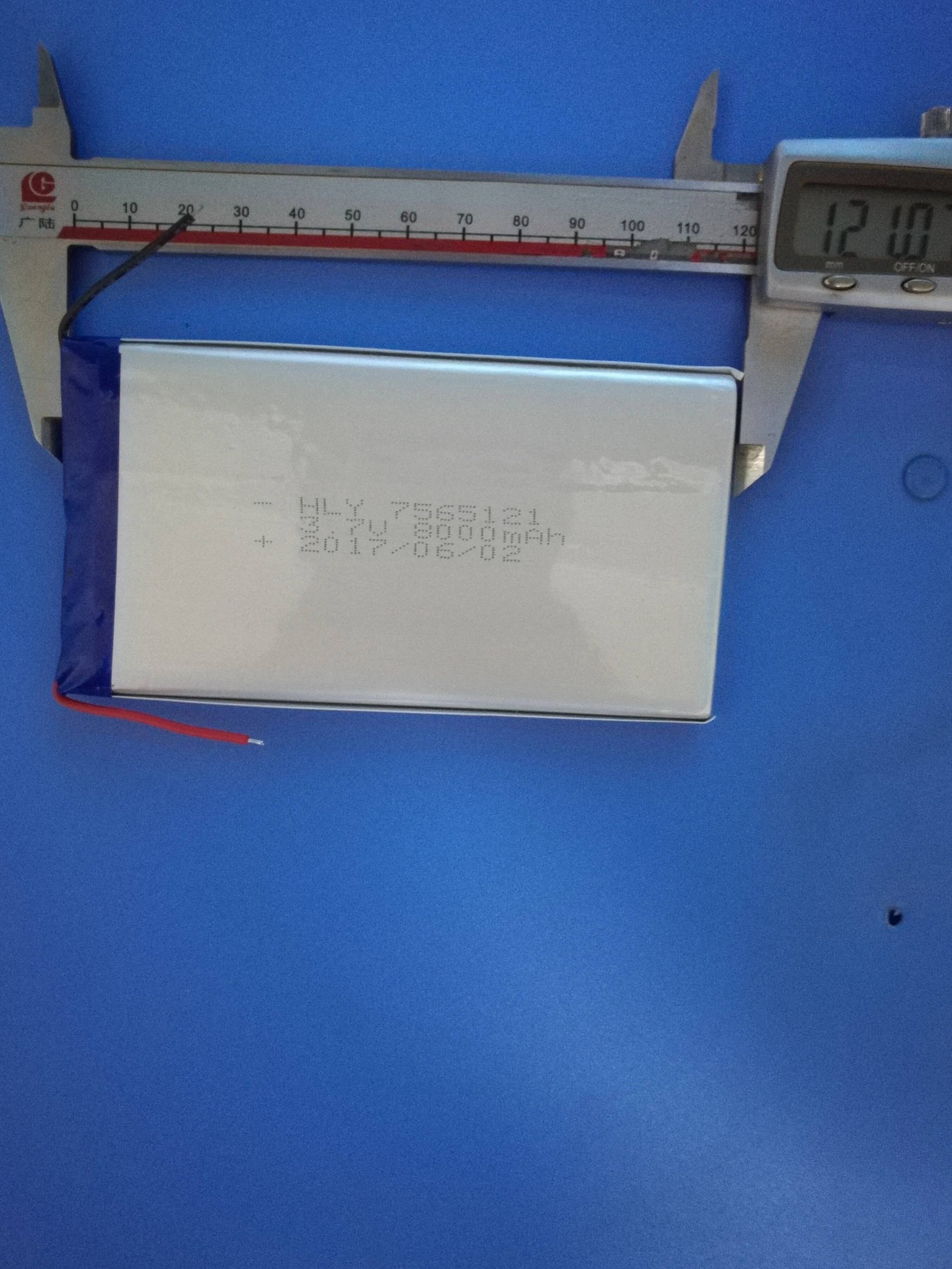 3,7 V Polymer-Lithium-Batterie 75651217566121   Ladeschatz mobiler Stromkern 8000 Ma