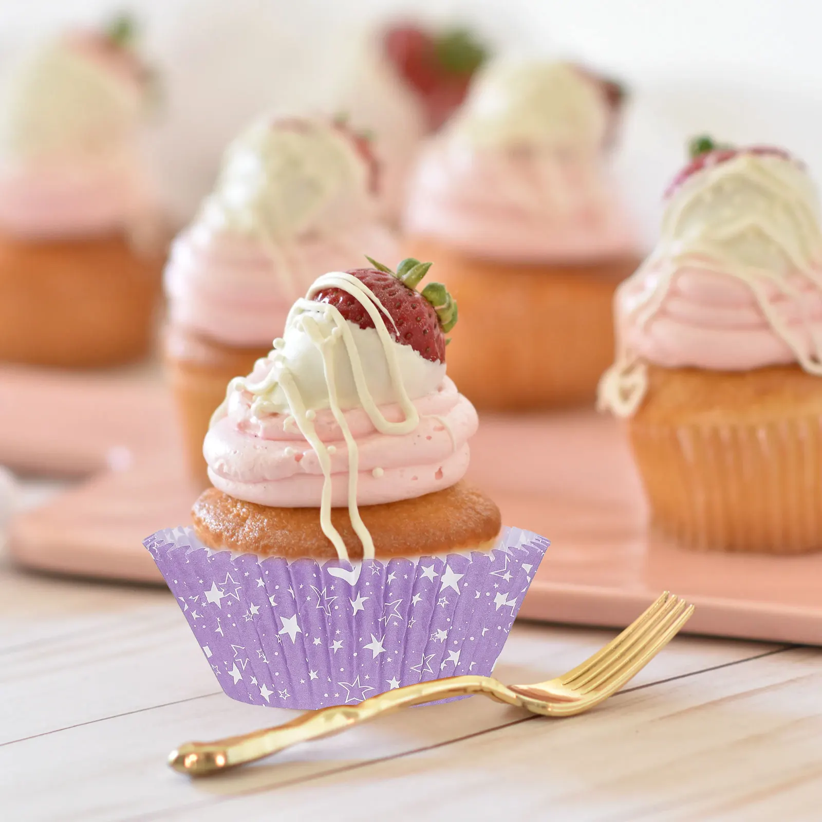 

200pcs Cake Dessert Holders Wrapping Muffin Trays Baking Trays Small Paper Cups Creative Tray Home Supplies DIY Baby Holders