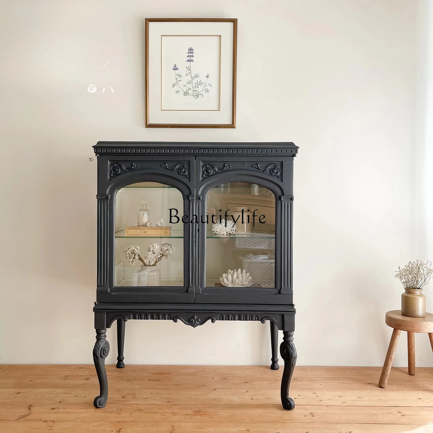 

French American Style Solid Wood Carved Vintage Wine Cabinet French Antique Sideboard Storage Cabinet High-end Furniture