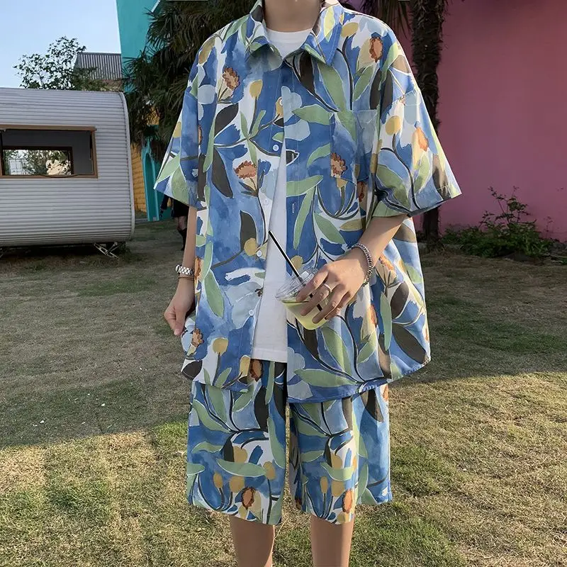 

Men's Ice Silk Floral Short Sleeve Shirt Retro Hong Kong Style Rugged Beach Vacation Casual Summer 2026 Collection