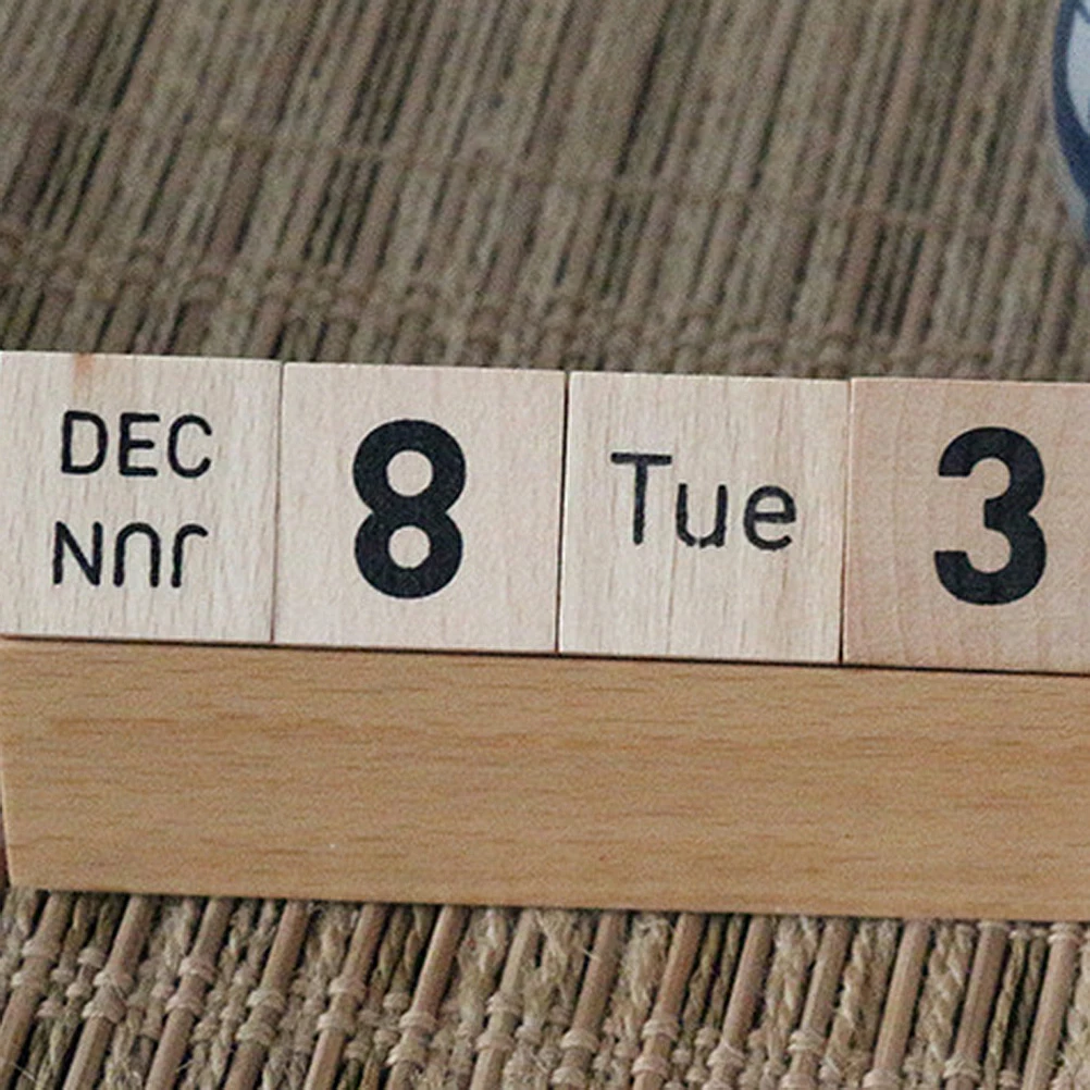 

Wooden Calendar Ornament Perpetual Desk Manual Aesthetic Eco Friendly Handmade Block Calendar Modern Simple Design Practical