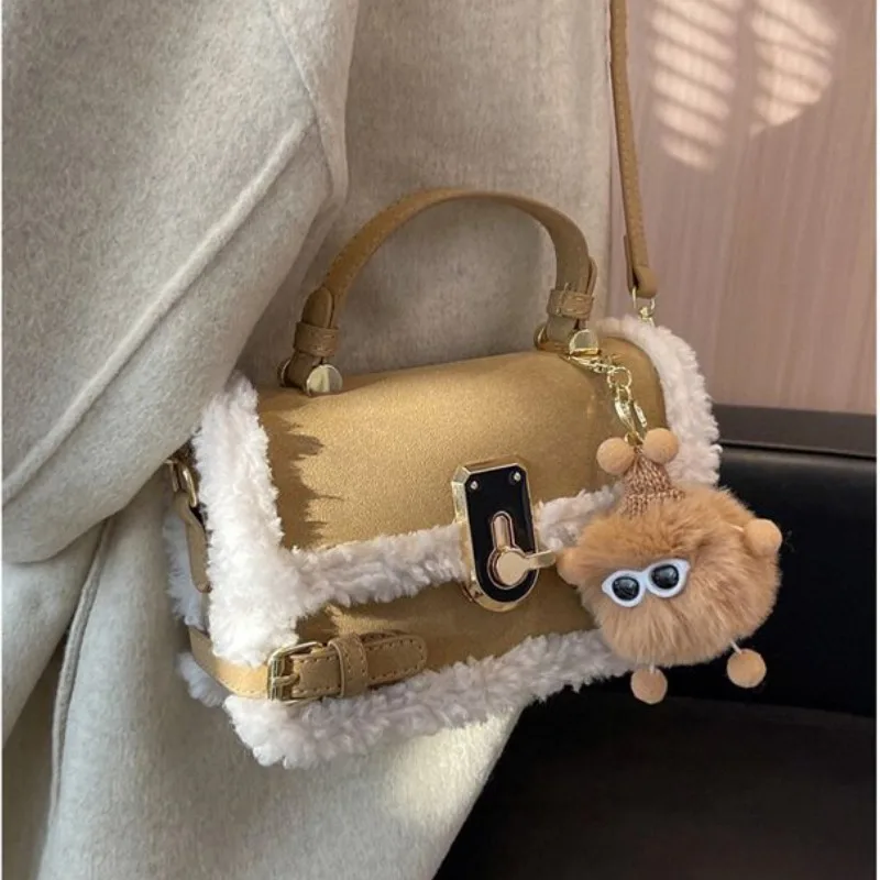 2024 New Design Lamb Wool Small Square Habdbag Versatile Commuting Plush Bags High-end Sense Handheld Shoulder Bag for Women