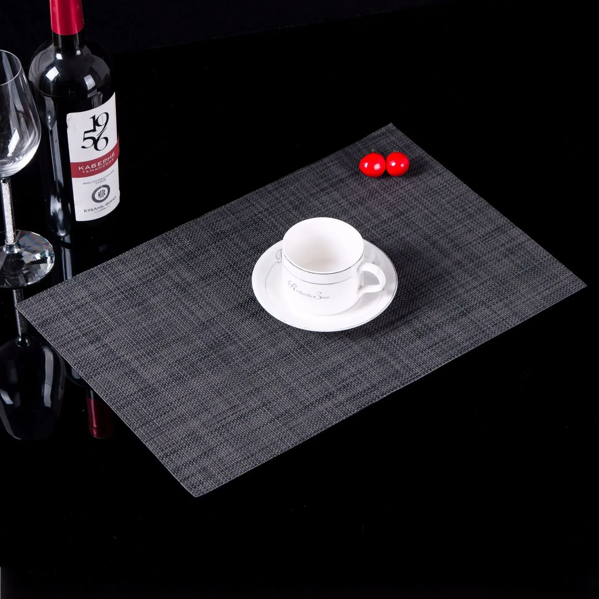 Europe Style Table Placemat Waterproof Decoration Mat Heat-Resistant Table Mat Bowl Dishes Coaster Tableware Mat for Table Black