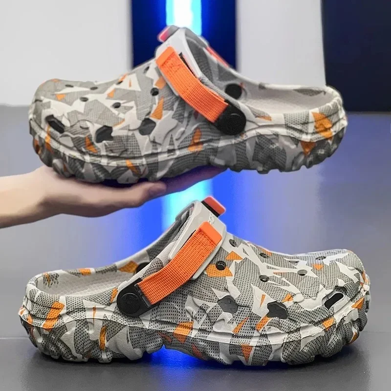

New Men's Clogs Slippers Sandal Men Garden Shoes Flat Camouflage Sandals Male Sneakers Outdoor Flip Flops Home Clogs