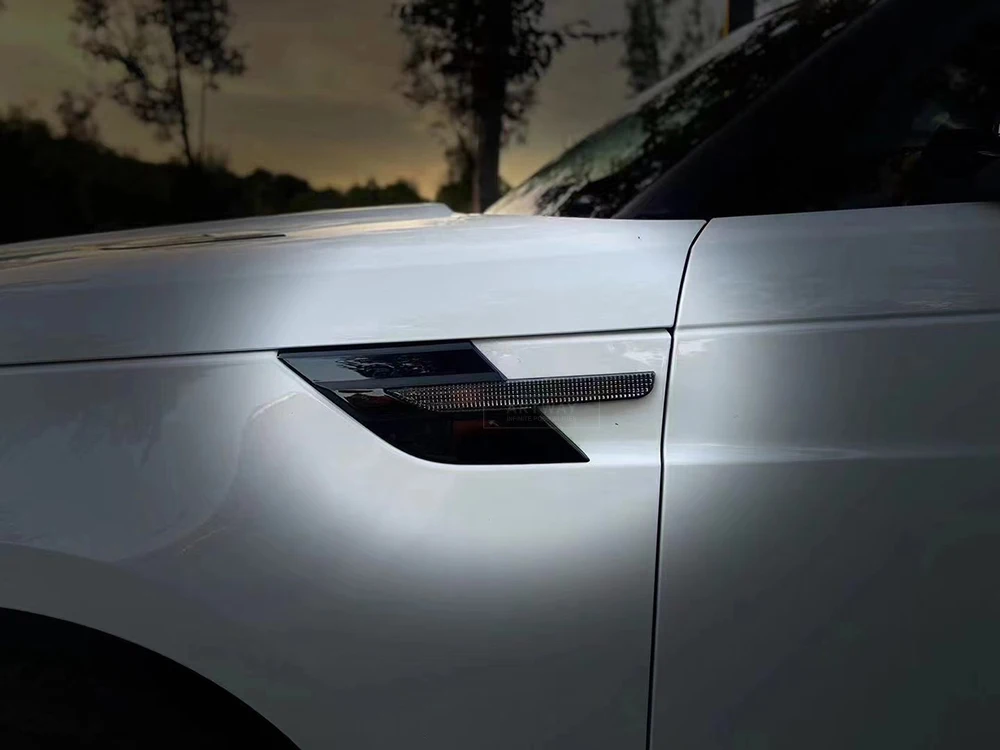 Car Exterior Accessories Side Fender Vent Cover with Led Light forLand Rover Vogue 2024