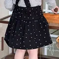 black skirt