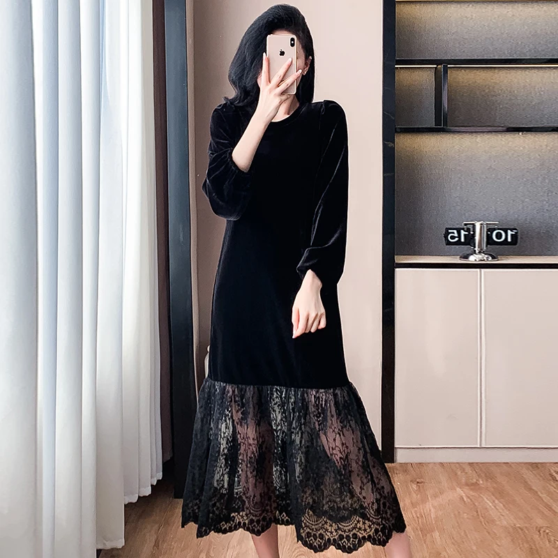 

2024 Autumn and Winter New Style Temperament Elegant Velvet Stitching Dress Fashion Show Thin Meat Dress Plus-size Women